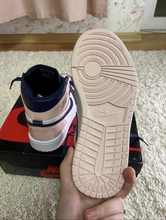 Air Jordan 1 High Atmosphere Bubble Gum