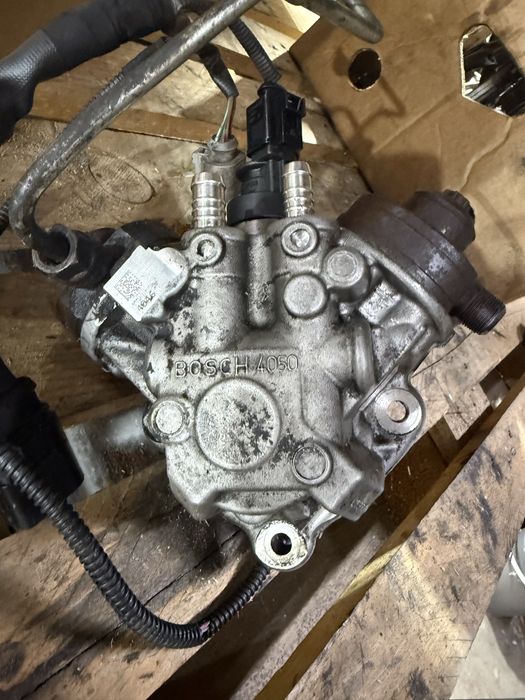 горивна помпа високо налягане Bosch за Audi / VW / Porsche 3.0 TDI. 059 130 755 CC