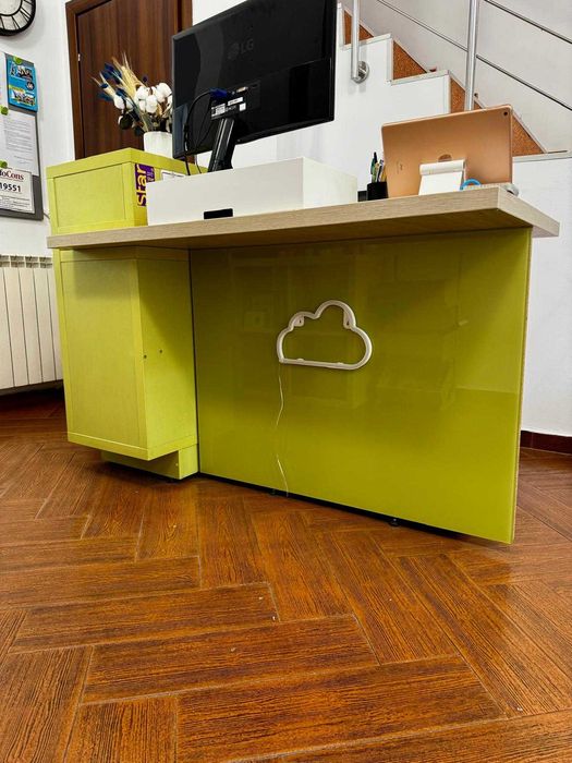 Set Mobilier Premium Recepție / Birou (2 Birouri masive + Dulap Vitrină)