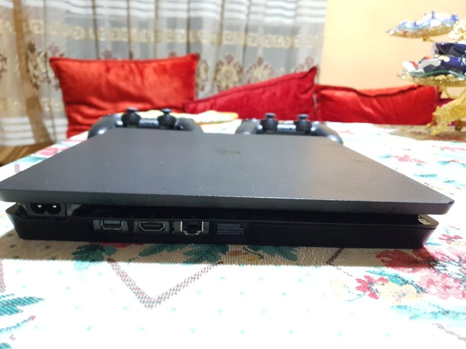 Play station 4 slim  512GB