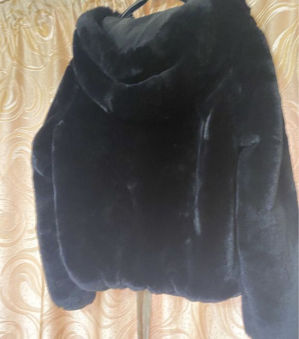 Geaca scurta de blana sintetica