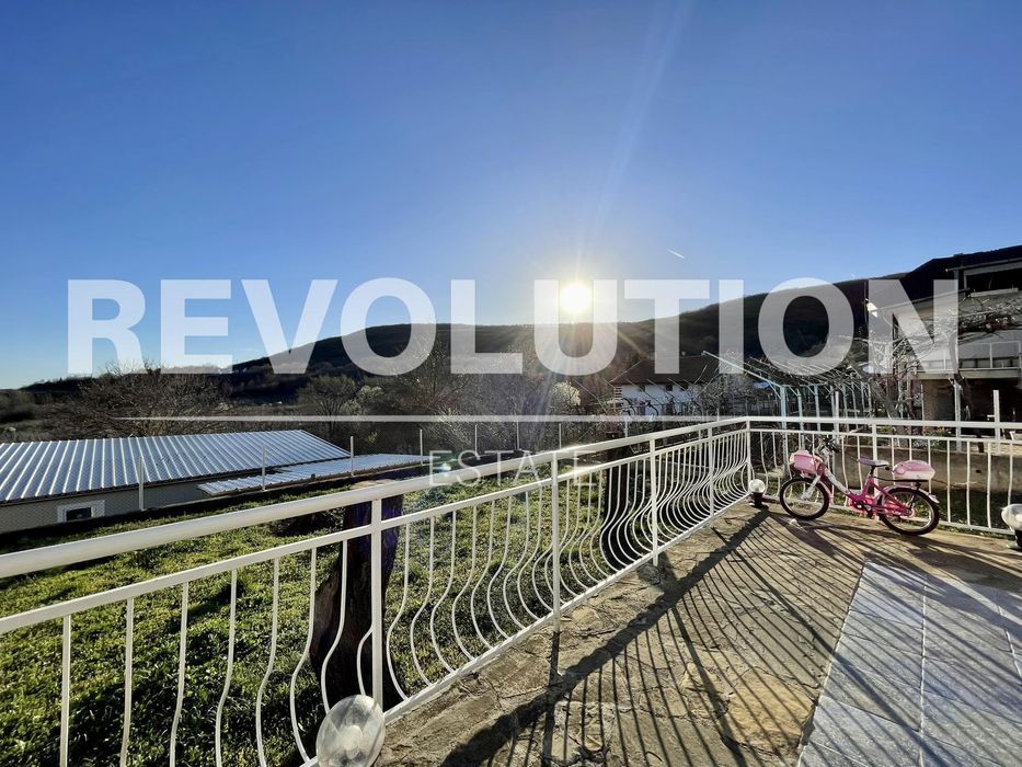 Дава се под наем Къща в к.к. Златни пясъци - 180 кв.м за 1018.98 € - Снимка #17