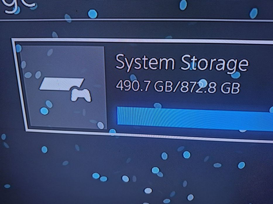Vând ps4 pro 1tb
