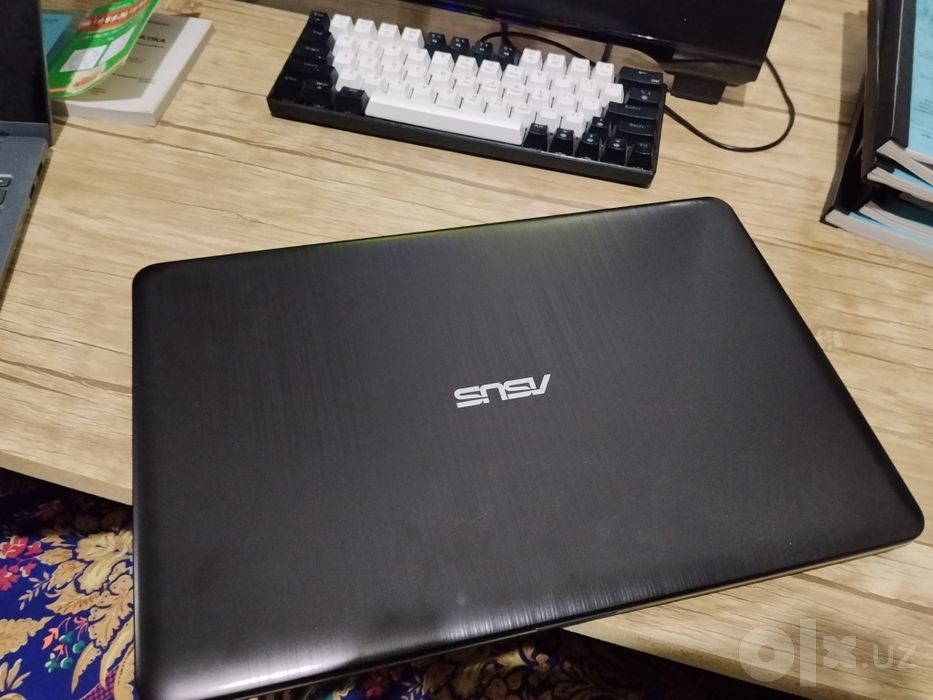 Asus noutbuk sotiladi
