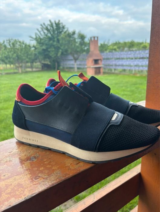 Balenciaga Trainer Race