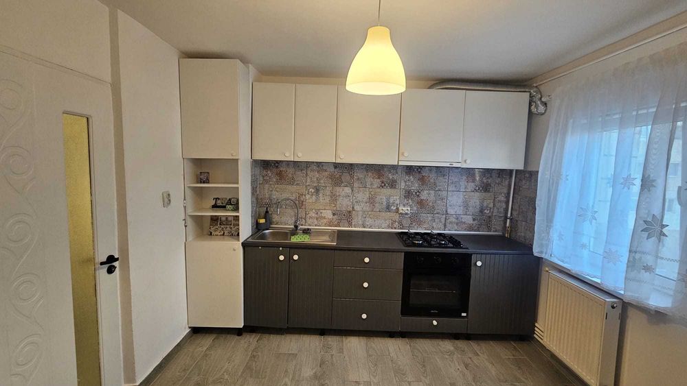 Inchiriez apartament 2 camere