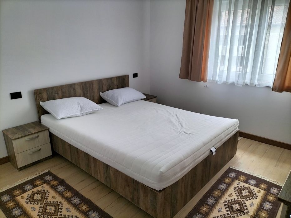 Închiriez apartament