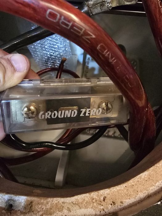 ЕКСКЛУЗИВНО: Ground Zero Plutonium 15" Субуфер + 4kW GZPA Усилвател!