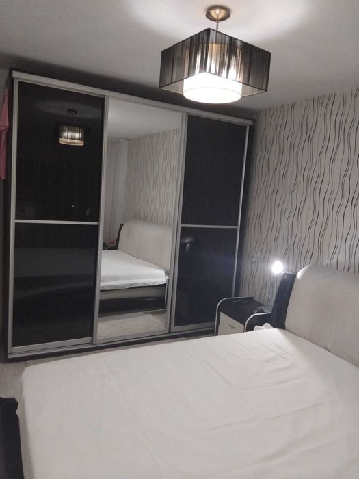 De vanzare apartament cu 3 cam decomandat