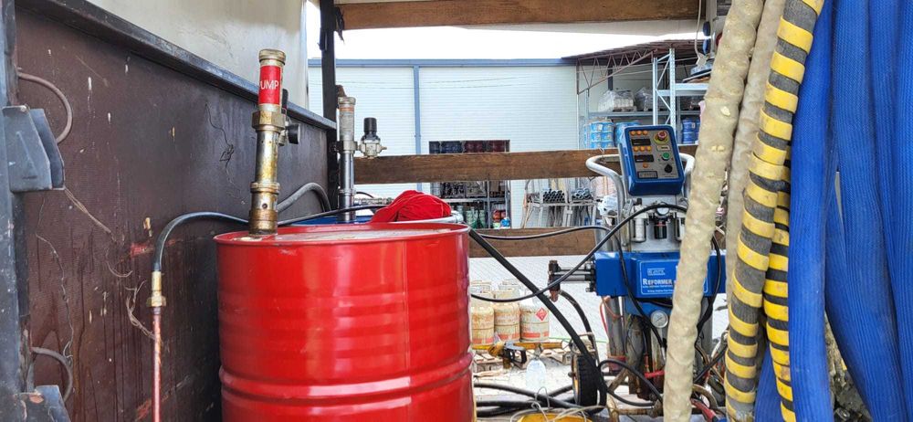 Masina aplicat izolatii cu spuma poliuretanica / sistem complet