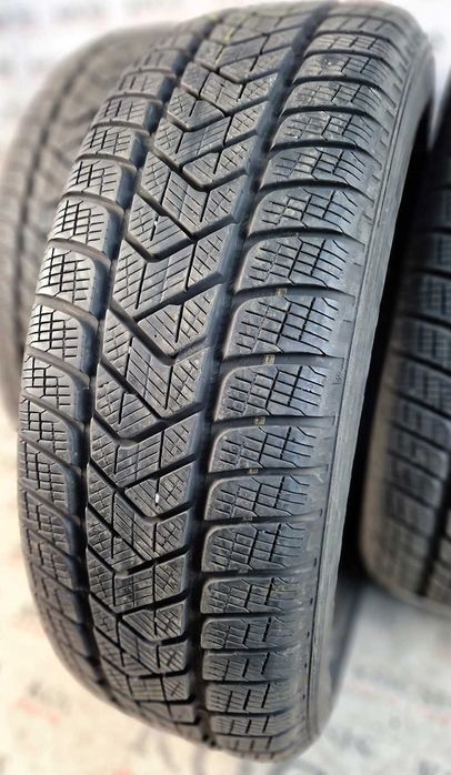 Anvelope second hand iarna m+s 215 65 17 Pirelli