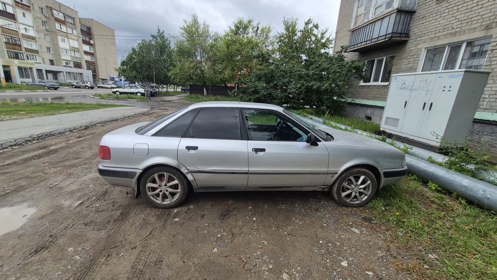 Продам ауди 80 в4