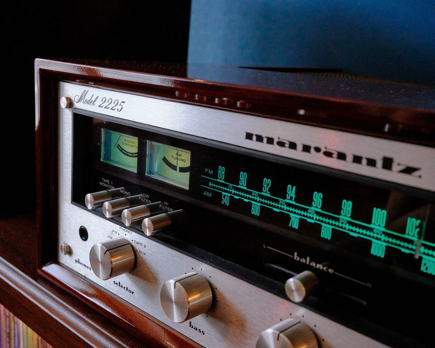 Marantz 2225 с дървена кутия WC-22, кафяв пиано лак, отлично състояние