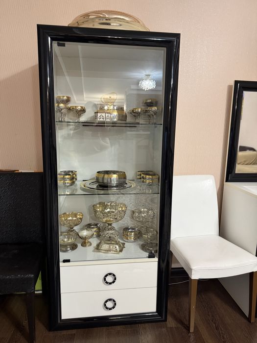 Шкаф сервант , гостинная мебель