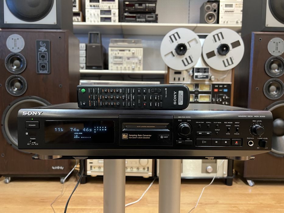 Minidisc Sony MDS-JE500 cu telecomanda Sony RM-D29MR