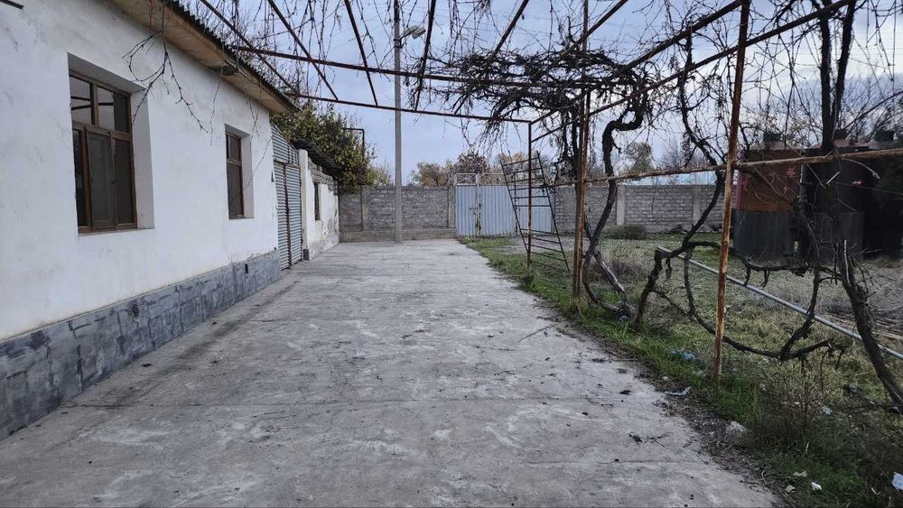 Omborxona va yordamchi binolar