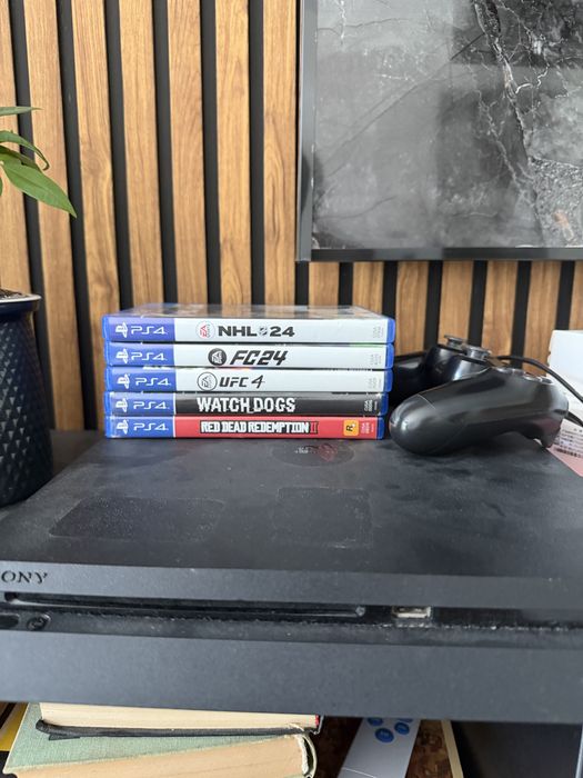 PlayStation 4 slim