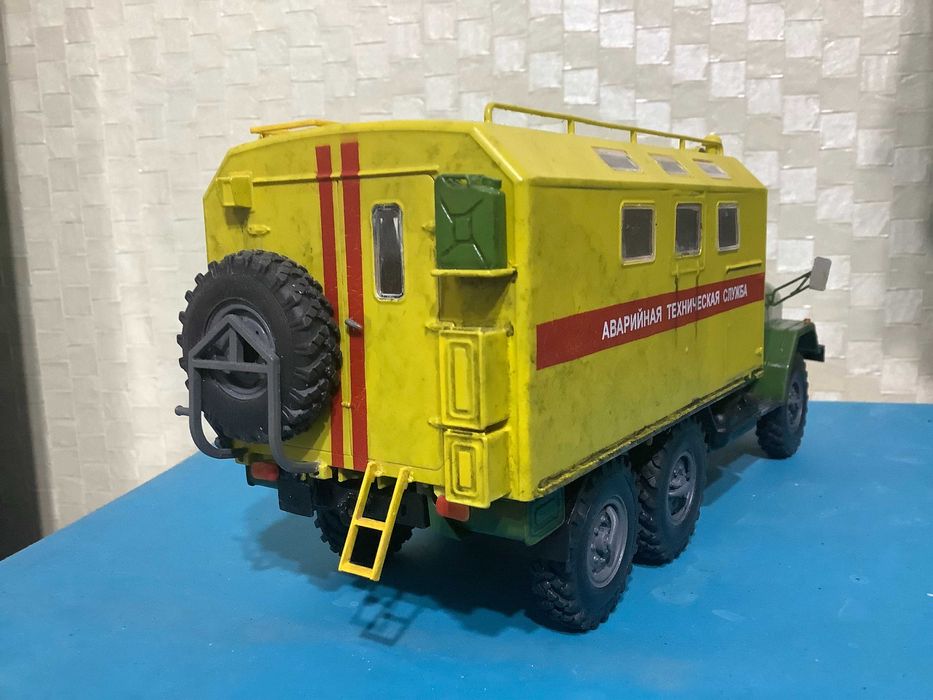 ЗиЛ-131 ICM кунг 1/35