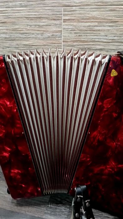 Акордеон Weltmeiyter 60баса