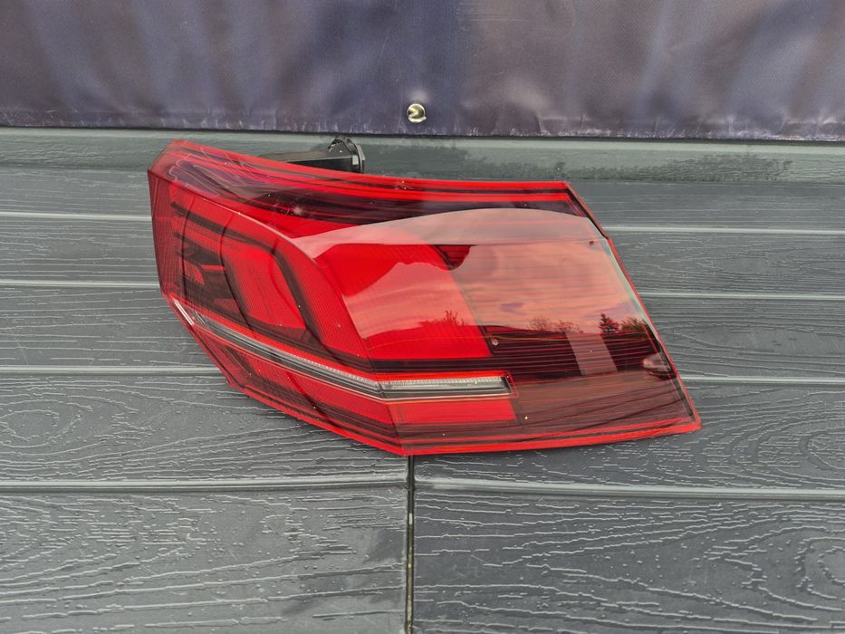 Stop dreapta spate pe aripa VW Golf 8