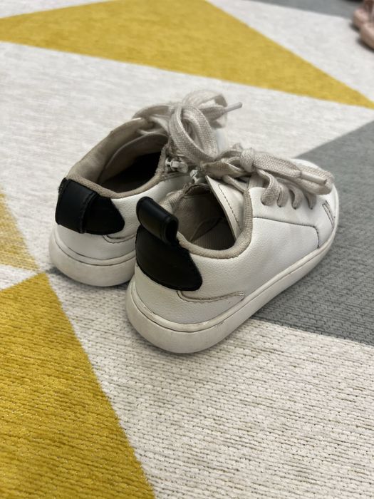 Детские кроссовки Zara