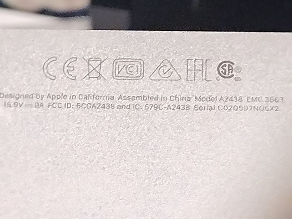 Dezmembrez Apple model A2438 display și carcasa este ok