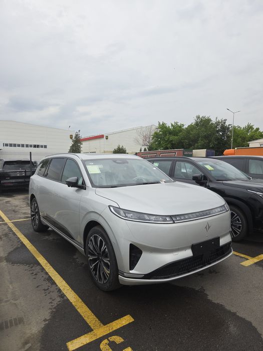 **Dongfeng 008 EV 610 KM 2026