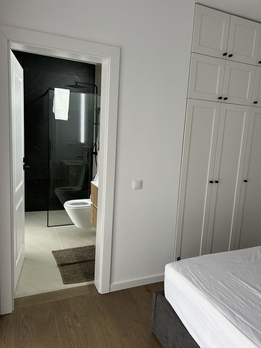 Imchiriez apartament 3 camere,complex nou, parcare subterana