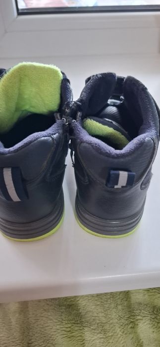 Отдам ботиночки на мальчика