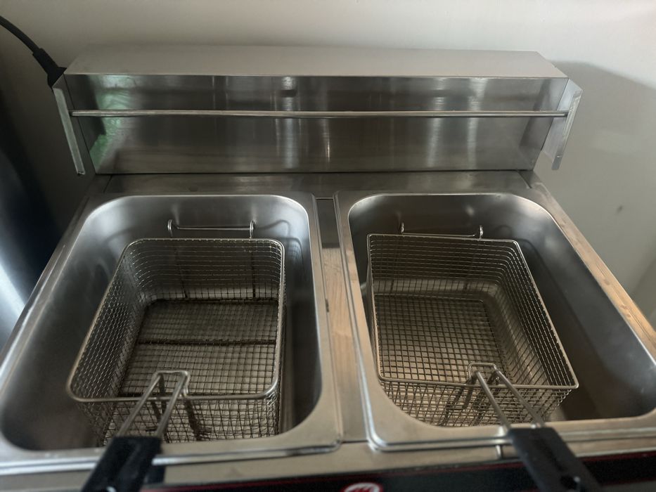 Фритюрница продается