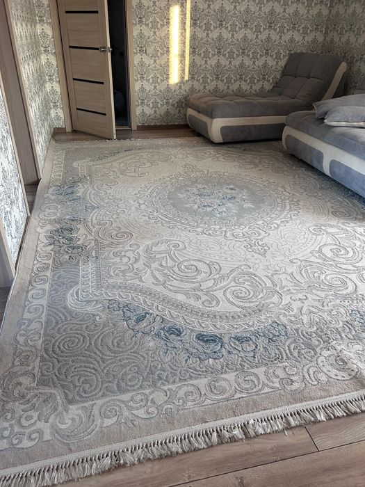 Продам ковер в хорошем состояний