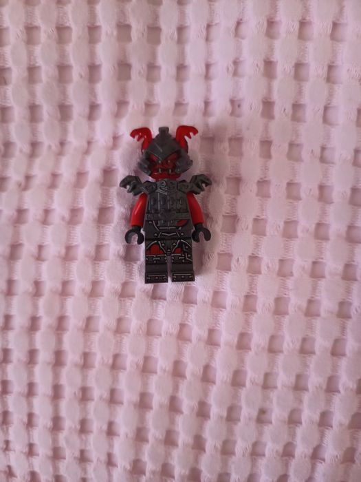 Lego ninjago vermillian warrior