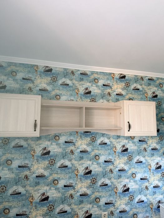 Продам полки настенные