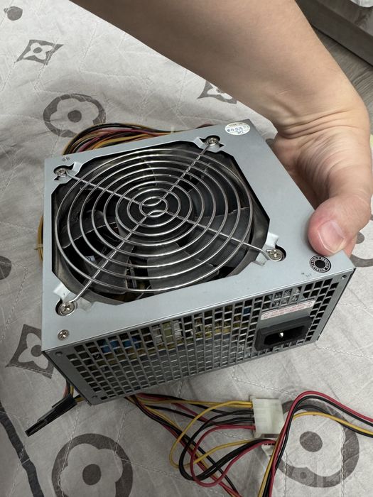 Продам блок питания на 400w