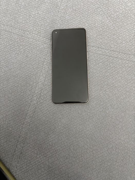 Телефон Oppo Reno 7