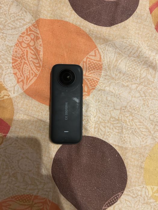 Vând  camera insta 360 x3