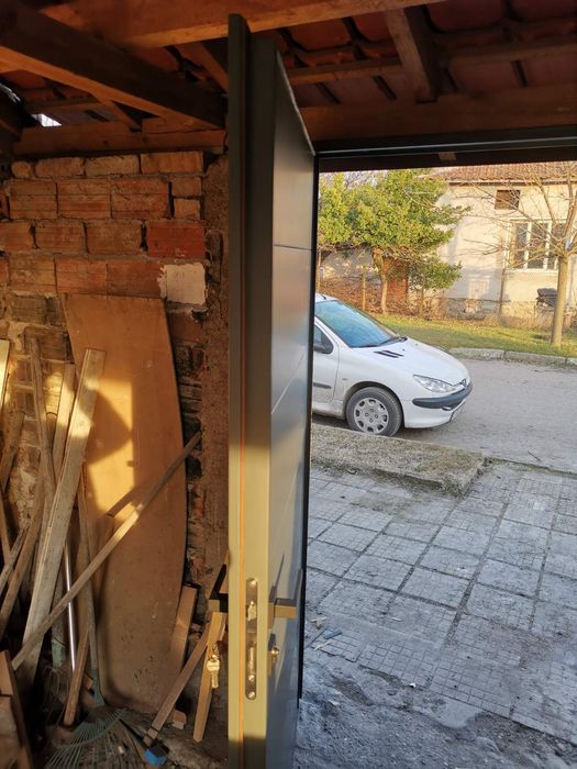 Входни врати, гаражни, блиндирани взломо устойчиви