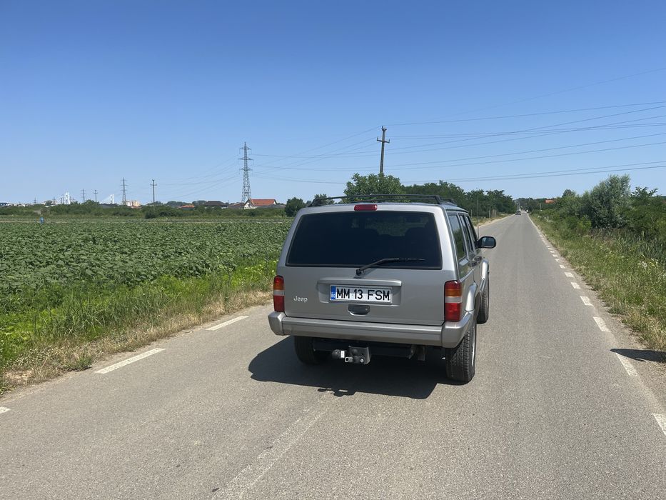 Vand aitoturism marca jeep