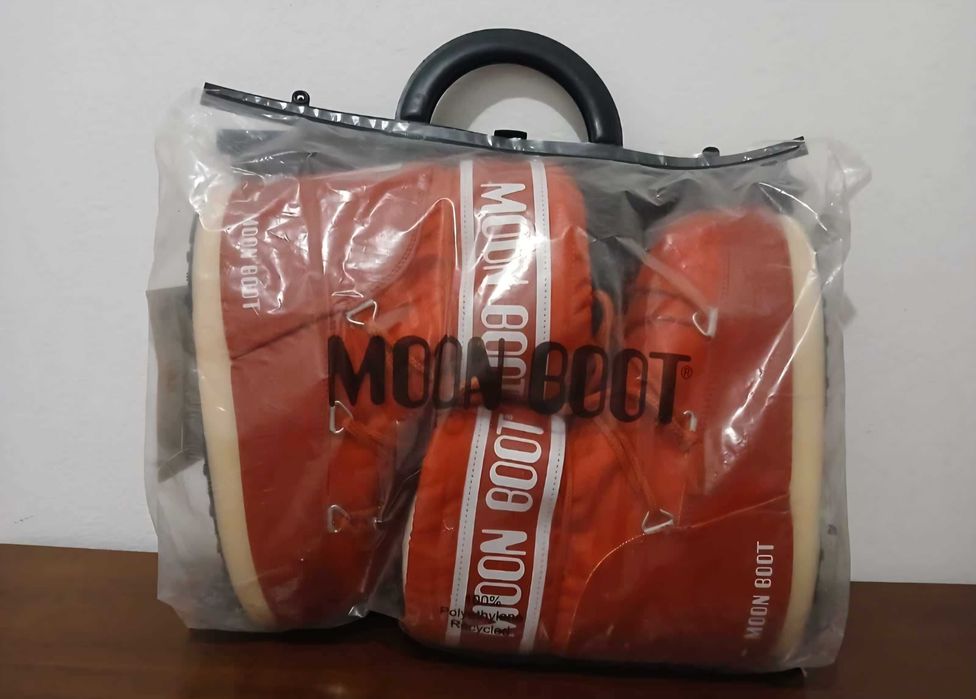 Moon boot rosu originali 36-38 noi fara eticheta
