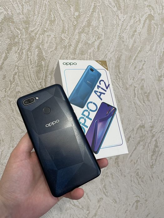 Продам OPPO A12.