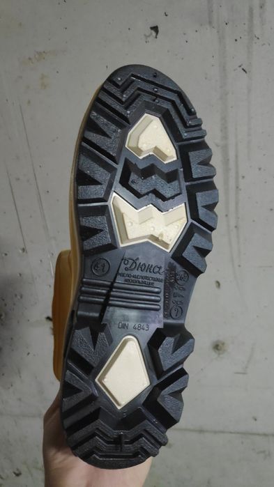 Продам резиновые сапоги