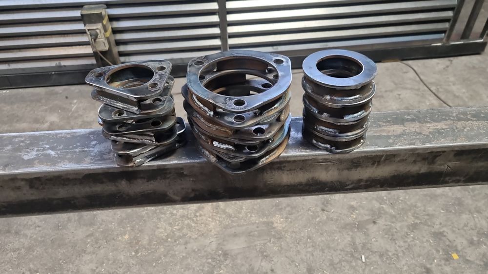 Scuturi suzuki grand vitara. Suport troliu suzuki grand vitara.