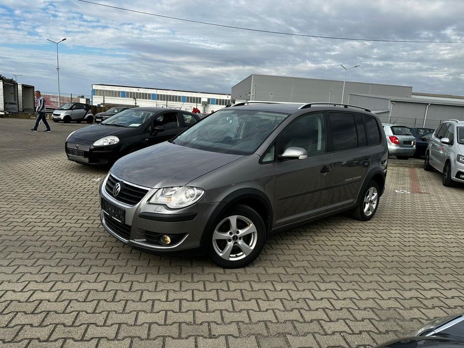 2010 Vw Touran Cross 7 Locuri - 2.0 TDI 140CP - Pilot / Senzori / Navi