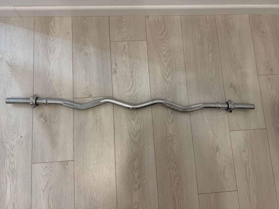 Vând bară Z pentru exerciții de forță (biceps, triceps, umeri).