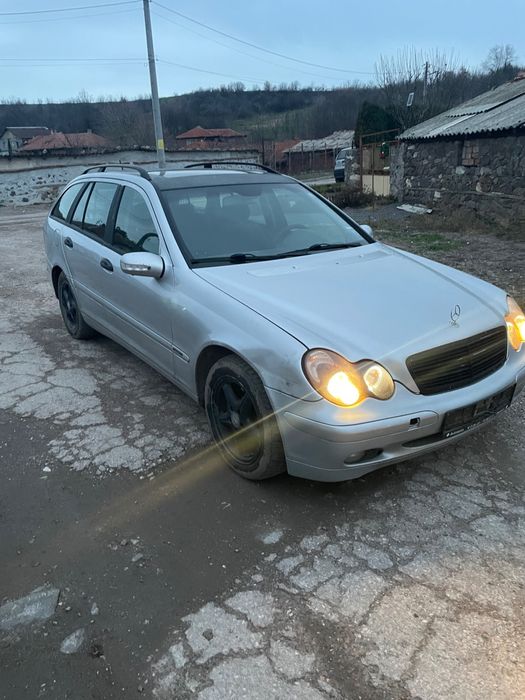 Автомобил на части
