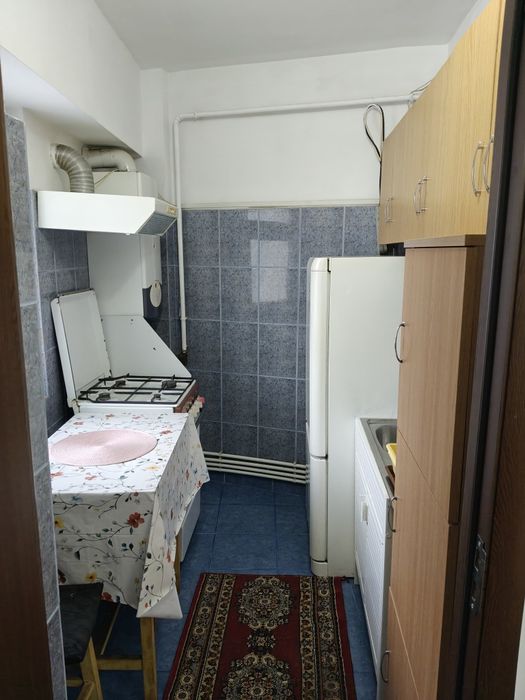 Închiriez garsoniera cerna