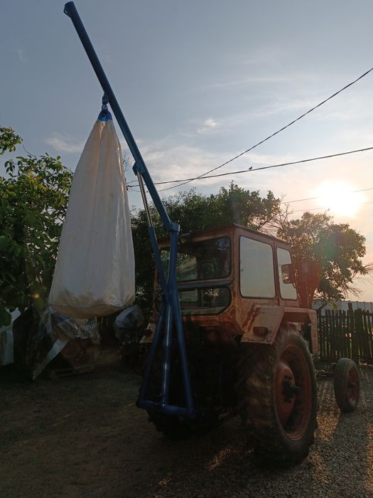 Vând Macara/girafă