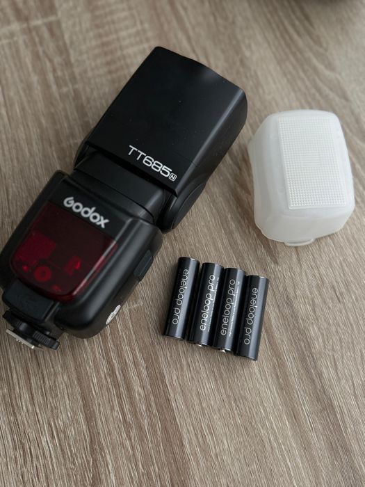 Nikon D7200, obiectiv 35 & 50 mm, bliț Godox si accesorii