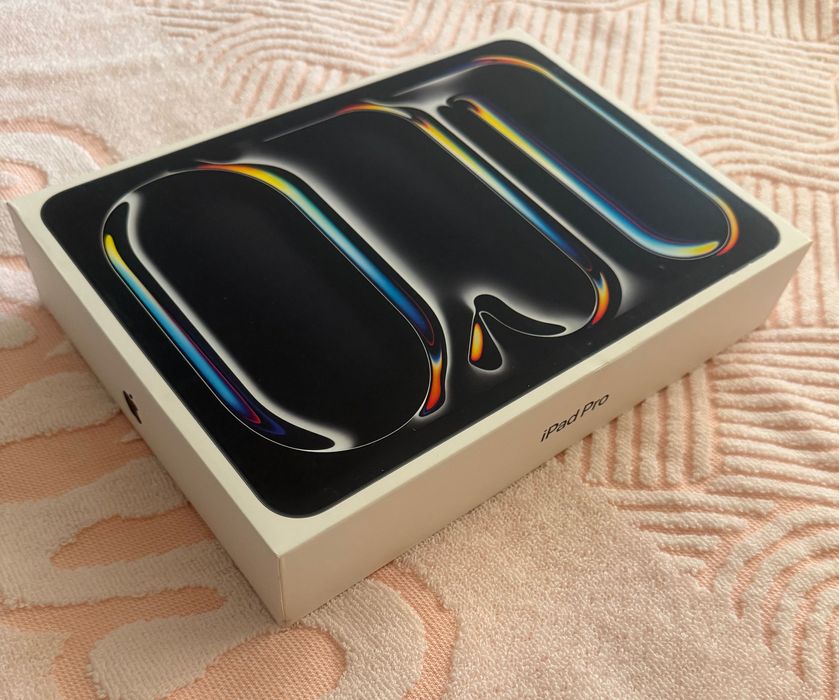 Чисто Нов IPad Pro 11 инча M5 Чип 2 TB памет WiFi + Cell