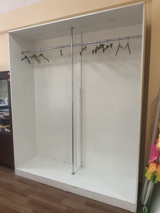 Шкаф большой для одежды